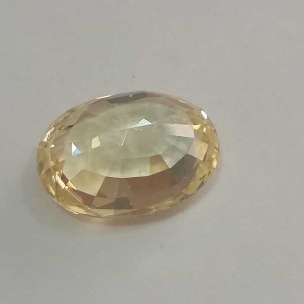 8.05ct oval yellow yellow-sapphire-pukhraj